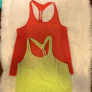 ❌SOLD❌Under Armour tanks